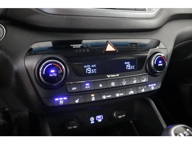 Hyundai Tucson 1.6 GDi Premium. 2016 Benzine 24
