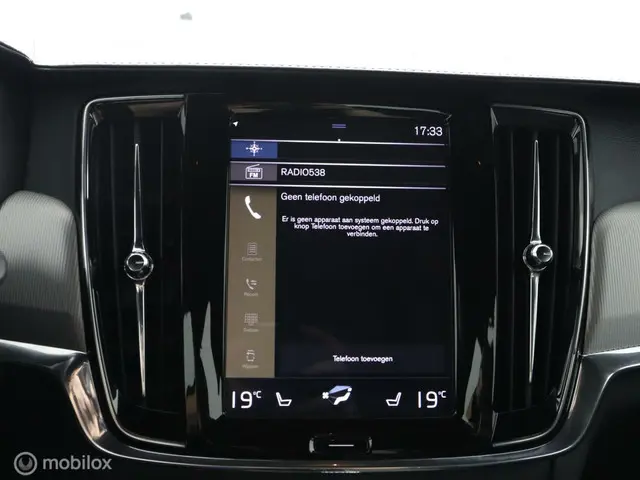 Volvo V90 2.0 T4 R-Design | ACC | PILOT | LEER | 2019 Benzine 17