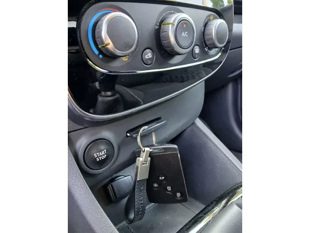 Renault Clio Estate 0.9 TCe Limited 2018 Benzine 13
