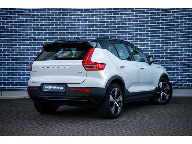 Volvo XC40 3