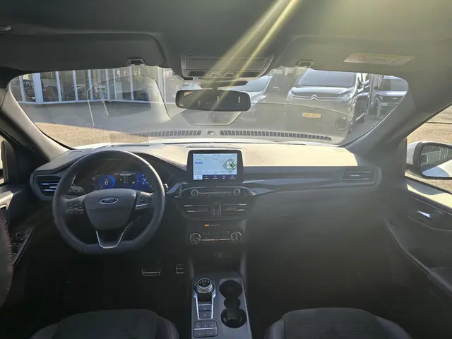 Ford Kuga 2.5 PHEV ST-Line X 2022 Hybride Benzine 15