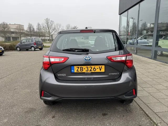 Toyota Yaris 1.5 Hybrid Active 2019 Hybride Benzine 4