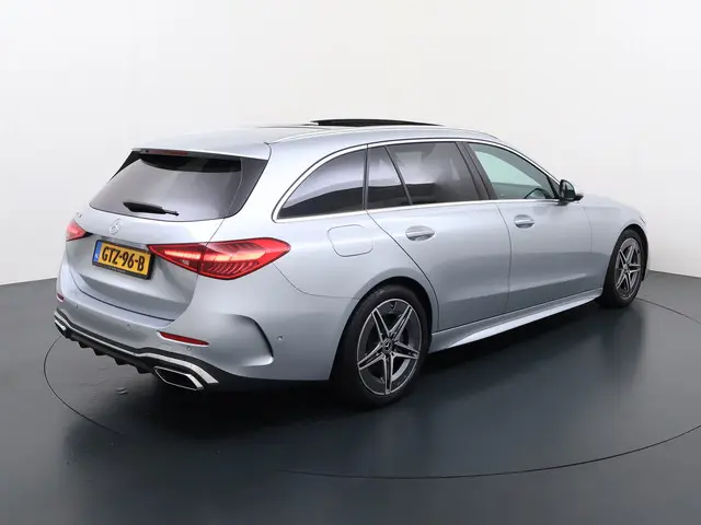 Mercedes-Benz C-Klasse Estate 180 AMG Line 2024 Benzine 2