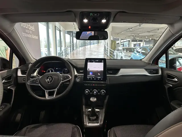 Renault Captur 1.0 TCe 90 techno 2024 Benzine 3