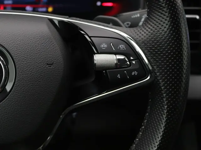 Škoda Karoq 1.5 TSI ACT Sportline Business 2023 Benzine 15
