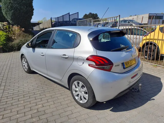 Peugeot 208 1.2 PureTech Blue Lion 2017 Benzine 5