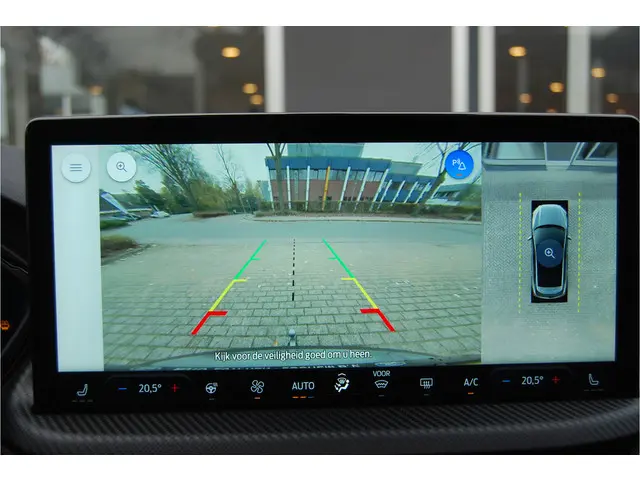 Ford Kuga 2.5 PHEV 243PK ST-Line X 2025 Hybride Benzine 32