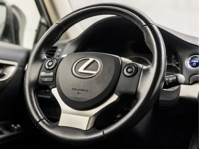 Lexus CT 200h 25th Edition 2015 Hybride Benzine 19