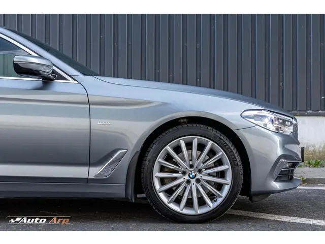 BMW 5 Serie 520d High Executive 2018 Diesel 7