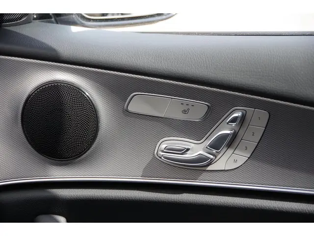Mercedes-Benz E-Klasse 200 Prestige 2017 Benzine 14