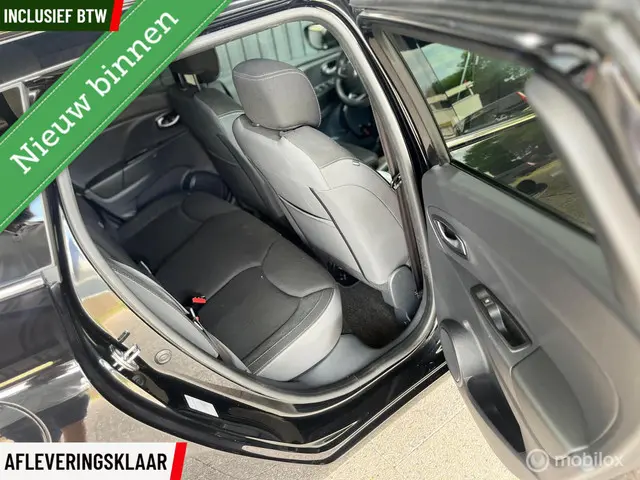 Renault Clio Estate 0.9 TCe Limited 2018 Benzine 21