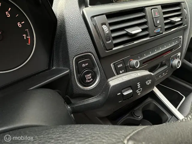 BMW 1 Serie 118i Urban Line 2014 Benzine 18