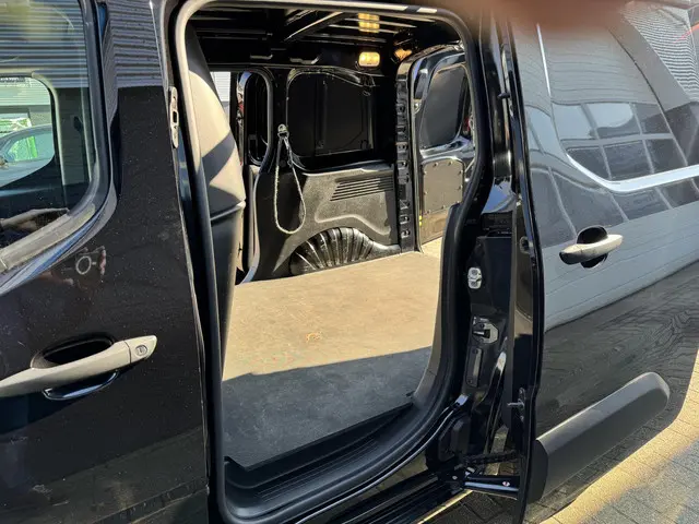 Peugeot Partner 1.5 BlueHDi 130 EAT8 S&S L1 2023 Diesel 16