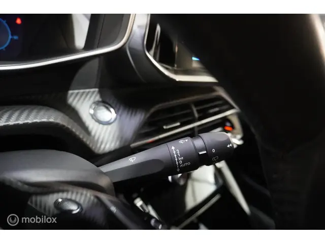 Peugeot 208 1.2 PureTech Allure Pack 2023 Benzine 24