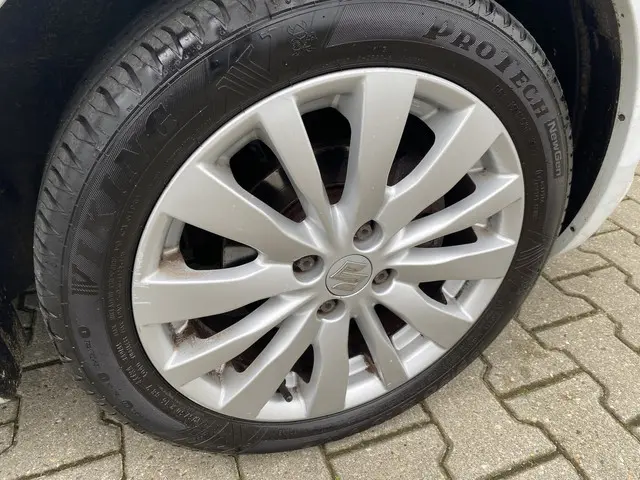 Suzuki Swift 1.2 Bandit EASSS 2013 Benzine 5