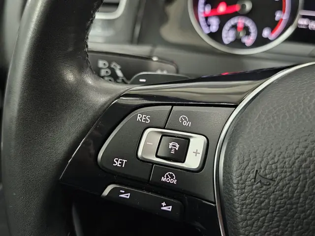 Volkswagen Golf 1.4 TSI Highline R Line 2017 Benzine 17