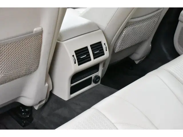 Jaguar XF 2.0 Portfolio 2016 Benzine 13