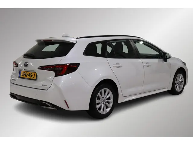 Toyota Corolla Hybrid 140 Dynamic, 2025 Hybride Benzine 2