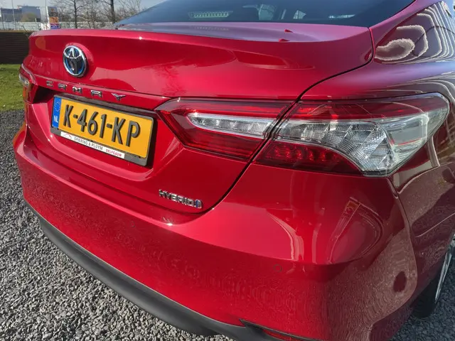Toyota Camry 2.5 Hybrid Business + 2021 Hybride Benzine 26