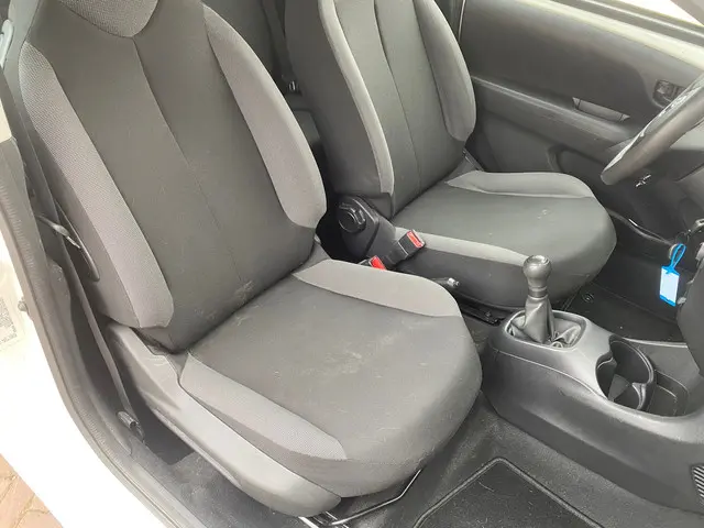 Toyota Aygo 1.0 VVT-i x-now 2016 Benzine 12