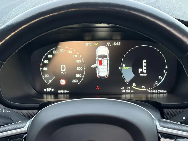 Volvo V90 2.0 T8 AWD R-Design 2018 Hybride Benzine 32