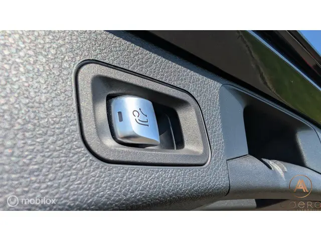 Mercedes-Benz C-Klasse Estate 180 Prestige 2015 Benzine 33