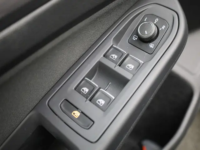 Volkswagen Golf 1.5eTSI/150PK Style DSG 2020 Benzine 21