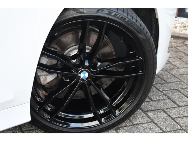 BMW 3 Serie Touring 330e M-Sport 2023 Hybride Benzine 9