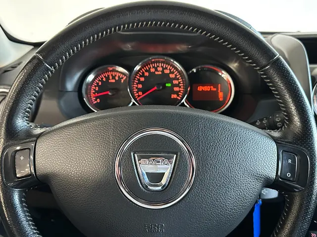 Dacia Duster 1.2 TCe 4x2 Blackshadow 2017 Benzine 26