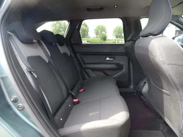 Dacia Bigster 1.8 Hybrid 155 Journey 2025 Hybride Benzine 8