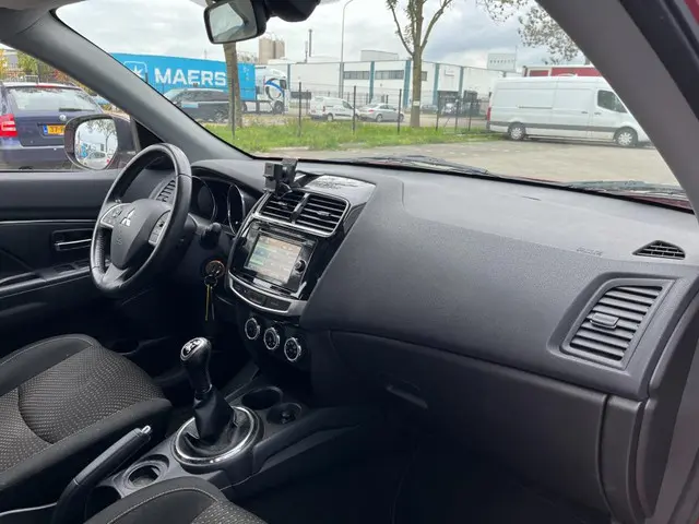 Mitsubishi ASX 1.6 Cleartec Intense+ 2015 Benzine 15