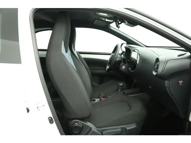 Toyota Aygo X Hybrid 115 play 2026 Hybride Benzine 21