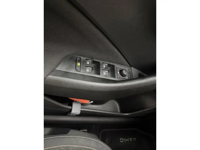 Škoda Kamiq 1.0 TSI Ambition 2023 Benzine 25