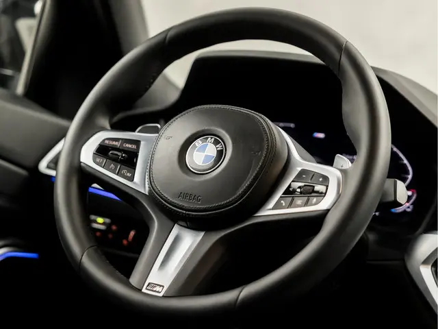 BMW 3 Serie 320i M Sport 2020 Benzine 17