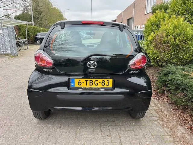Toyota Aygo 1.0 VVT-i Now 2014 Benzine 6