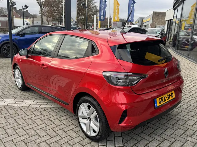 Renault Clio TCe 90 evolution 2024 Benzine 6