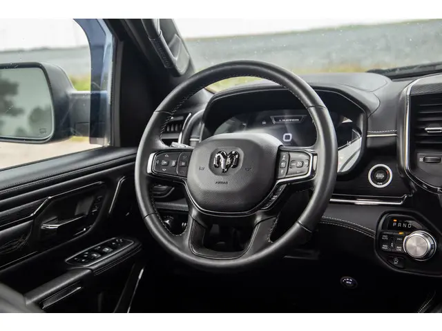 Dodge Ram 1500 5.7 V8 4x4 Crew Cab Limited 2024 Benzine 22