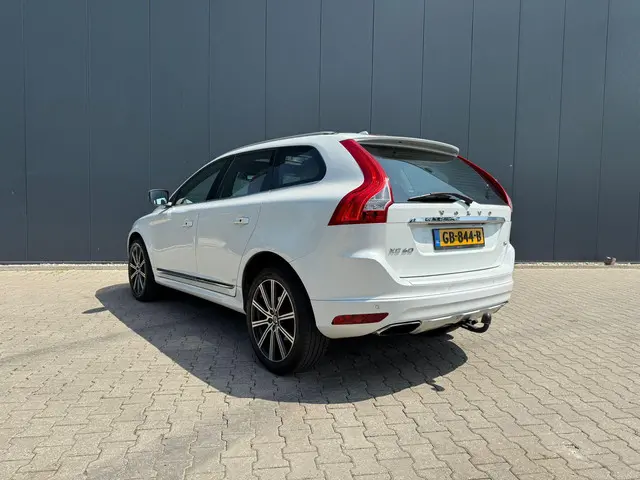 Volvo XC60 2.0 T6 FWD Summum pano / tr. hk / leer 2015 Benzine 5