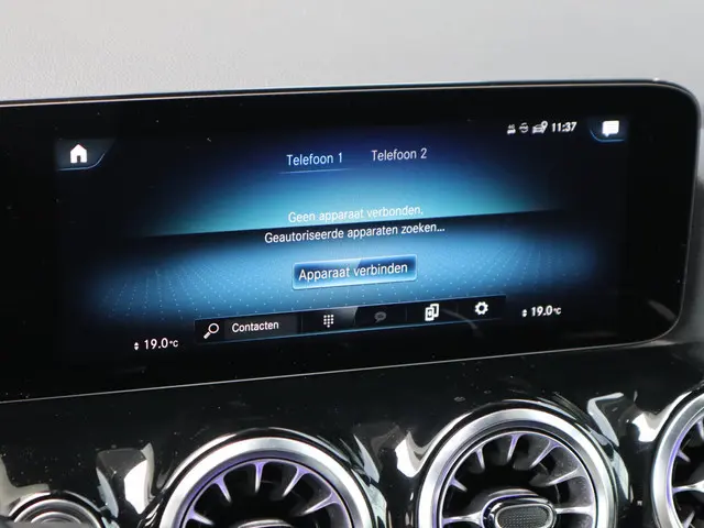 Mercedes-Benz GLA 250 e AMG Line 2022 Hybride Benzine 23