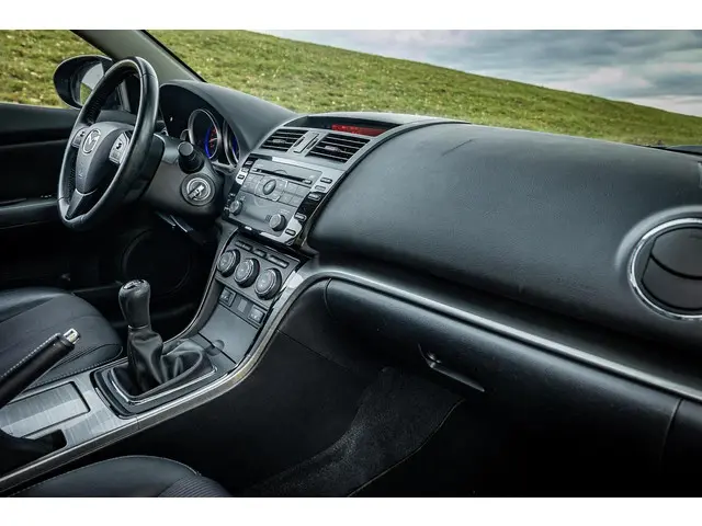 Mazda 6 Sportbreak 1.8 S | VERKOCHT ! 2012 Benzine 2