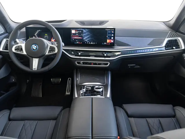 BMW X5 xDrive50e 2025 Hybride Benzine 7