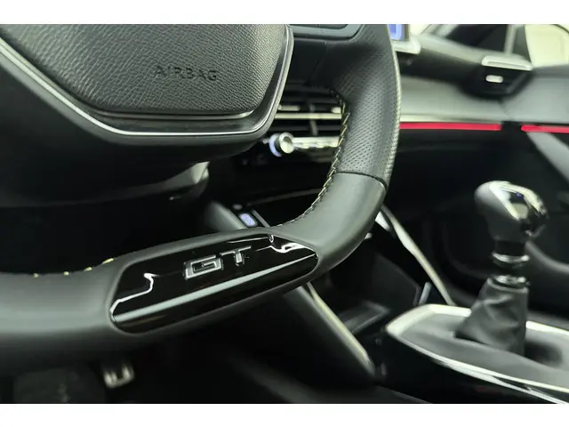 Peugeot 208 1.2 PureTech 100 GT 2024 Benzine 34