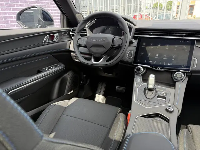 Lynk & Co 01 1.5 PHEV Business Edition 2025 Hybride Benzine 20