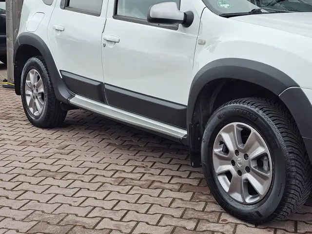 Dacia Duster 1.2 TCe 4x2 Lauréate 2016 Benzine 33