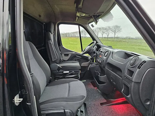 Renault Master 2.3 2018 Diesel 7