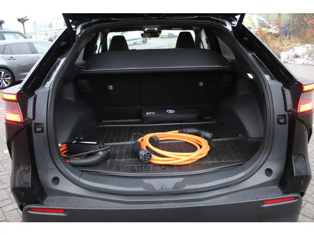 Toyota bZ4X Dynamic 71 kWh 2024 Elektrisch 10