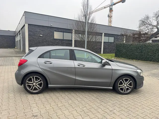 Mercedes-Benz A-Klasse 180 4U3 2014 Benzine 16