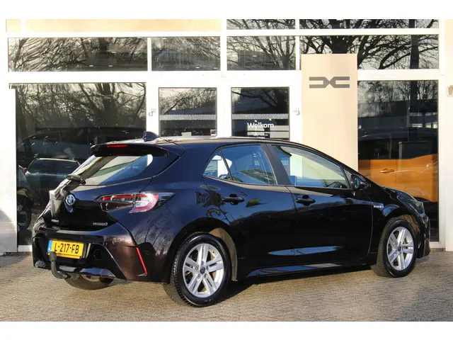 Toyota Corolla 1.8 Hybrid Active 2021 Hybride Benzine 2