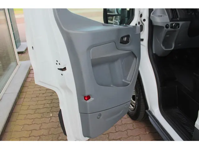 Ford Transit 350 2.0 TDCI L3H1 Trend 2018 Diesel 15