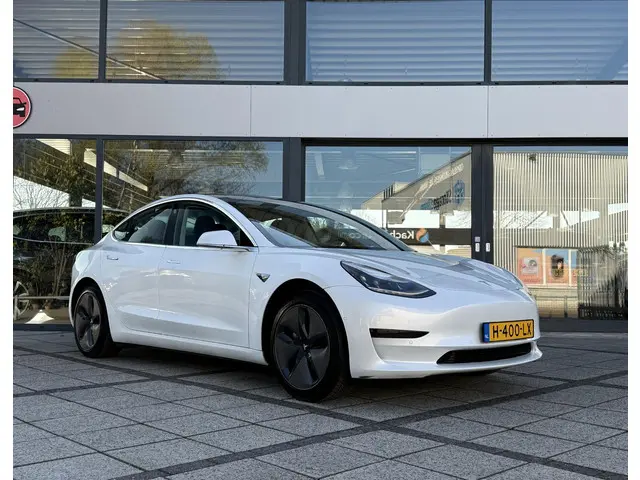 Tesla Model 3 2